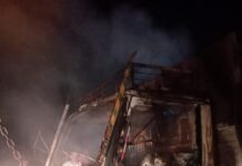 গাড়িতে আগুন