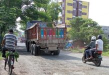 বেহাল রাস্তা সারানোর দাবি