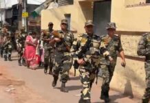 হাওড়া সদর জেলাতেও কেন্দ্রীয় বাহিনীর রুট মার্চ শুরু হয়েছে