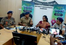 কড়া নজরদারিতে এবার ভোট, প্রত্যেক বুথের ভিতরে ও বাইরে একটি করে সিসিটিভি ক্যামেরা এবং অতি স্পর্শকাতর বুথ হলে বুথের মধ্যে অতিরিক্ত ক্যামেরা লাগানো হবে। সাংবাদিক বৈঠকে জানালেন জেলাশাসক