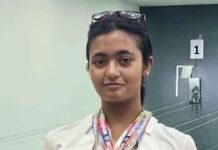 ৪০ ঘন্টা পর রামকৃষ্ণপুর ঘাট থেকে উদ্ধার দময়ন্তী। খেলাধূলা ও পড়াশোনার মধ্যে ভারসাম্য রক্ষার মানসিক চাপেই কি বাড়ি ছেড়েছিলেন রাইফেল শুটার? তদন্তে পুলিশ